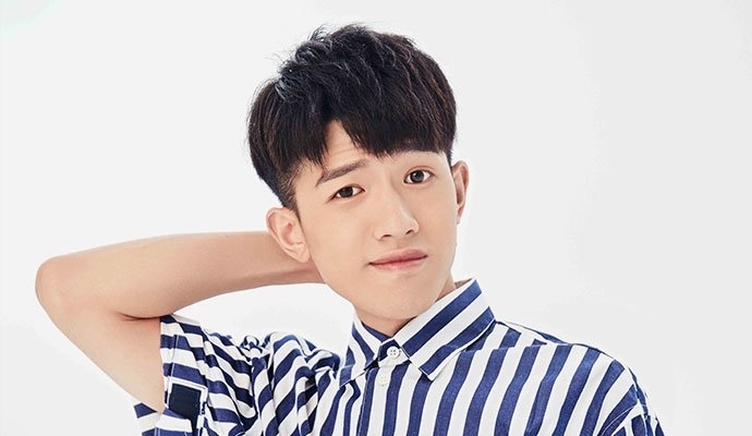 杨紫李现拍杂志穿情侣装物料曝光(杨紫李现杂志合照) 杨紫李现拍杂志穿情侣装物料曝光(杨紫李现杂志合照)