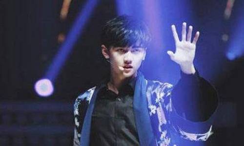 R1SE焉栩嘉恋情被女方实锤曝光(r1se焉栩嘉和谁关系最好)