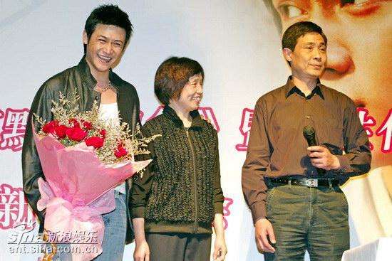 陆毅父母是干什么的？陆毅现在身价揭秘站<(陆毅家里有钱吗)