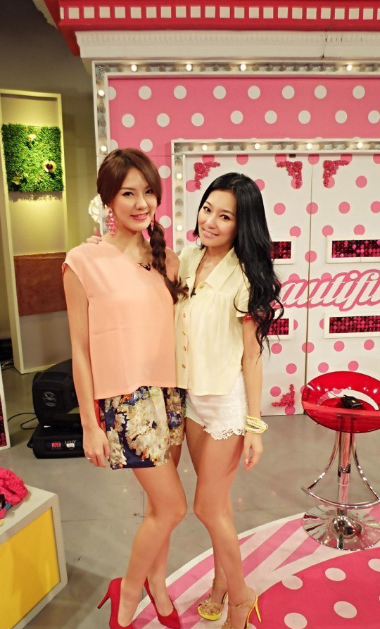 丁小芹和王思佳怎么了?丁小芹直播好狼狈要 丁小芹和王思佳怎么了?丁小芹直播好狼狈要