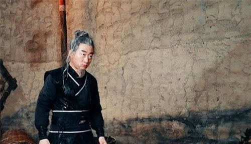 左宝仓和洛河有什么关系？洛河的真实身份是(洛河是谁呢)