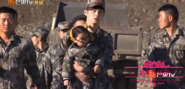 阿拉蕾为什么叫撒贝宁姥爷？阿拉蕾董力父女(从每一个细节都能看出董力很爱阿拉蕾)