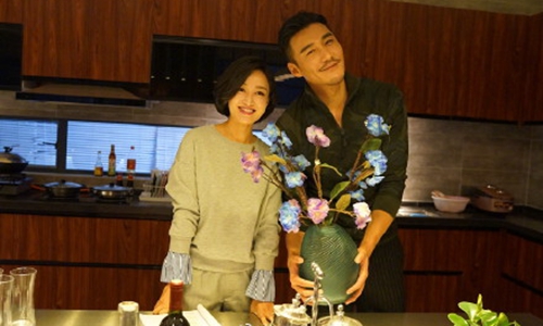 胡兵赵子琪晒出结婚证合照(胡兵婚纱照) 胡兵赵子琪晒出结婚证合照(胡兵婚纱照)