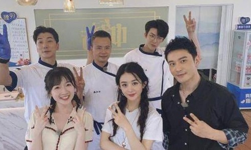 张亮黄晓明为赵丽颖发声怎么回事(黄晓明安慰赵丽颖)