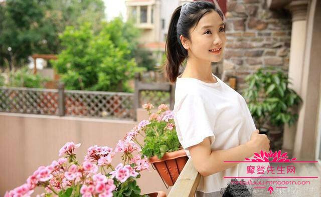 杨魏玲花和曾毅是夫妻吗(杨魏玲花结婚了吗?)