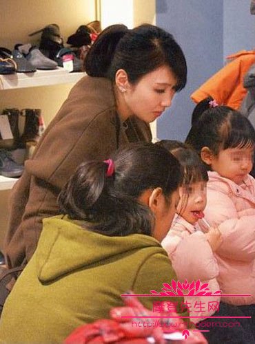 许晋亨为什么拄拐杖(许晋亨没能力吗)