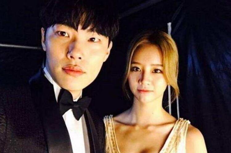 《请回答1988》德善狗焕李惠利柳俊烈约(请回答1988柳俊烈李惠利花絮)