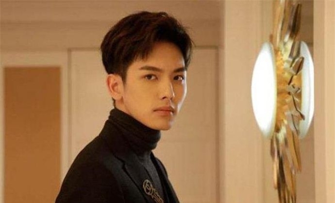 王以纶的女友是赵露思吗(王以纶女朋友是赵露思)