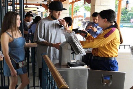 语言天才蒋劲夫七夕高调示爱