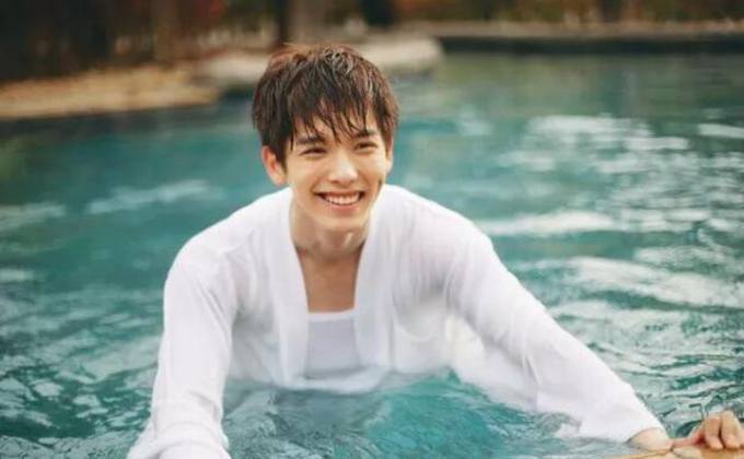 王以纶的女友是赵露思吗(王以纶女朋友是赵露思)