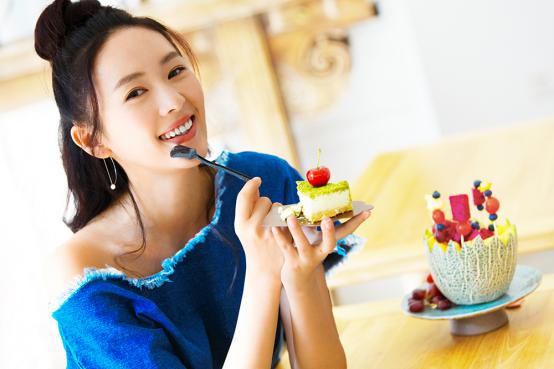 张默为什么打童瑶？张默是同性恋是真的假的(童瑶张默事件真相)