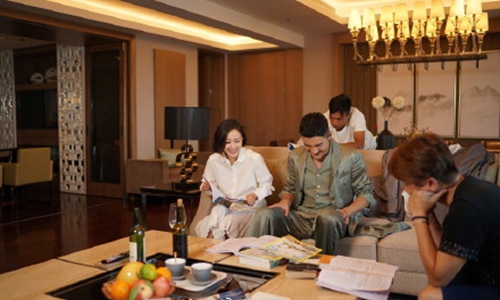 胡兵赵子琪晒出结婚证合照(胡兵婚纱照) 胡兵赵子琪晒出结婚证合照(胡兵婚纱照)