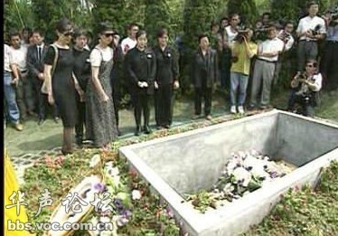 罕见邓丽君下葬全程照(邓丽君被葬在哪)