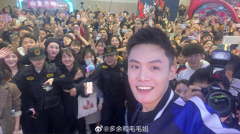 毛毛姐为什么认识那么多明星(为什么毛毛姐会那么火)