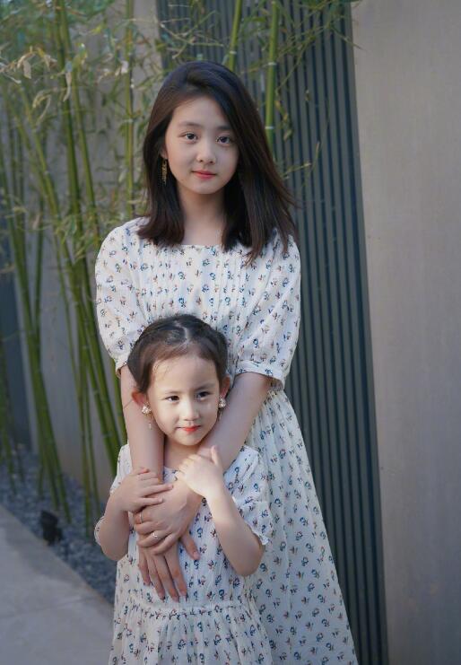 黄多多和黄少艾谁好看(黄多多长得好看吗)