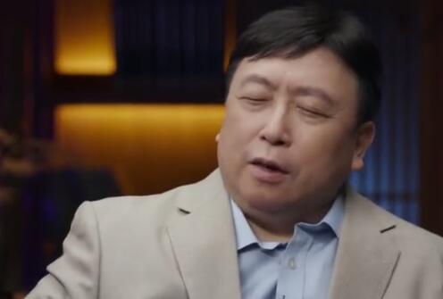 曾志伟在香港的地位为何这么高？曾志伟和曾(曾志伟是香港的吗)