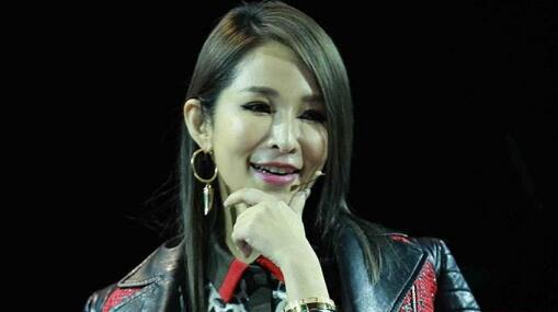 萧亚轩凌晨发视频面容憔悴不堪(萧亚轩精神恍惚视频) 萧亚轩凌晨发视频面容憔悴不堪(萧亚轩精神恍惚视频)