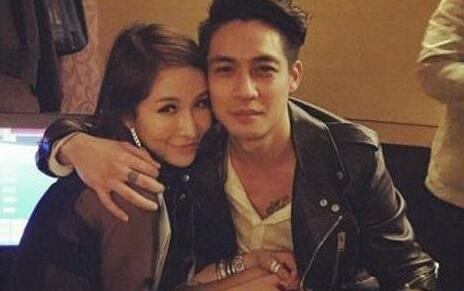 萧亚轩凌晨发视频面容憔悴不堪(萧亚轩精神恍惚视频) 萧亚轩凌晨发视频面容憔悴不堪(萧亚轩精神恍惚视频)