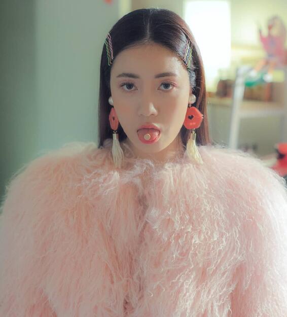 朴信惠刘花英一模一样对比照(刘花英朴信惠对照图)