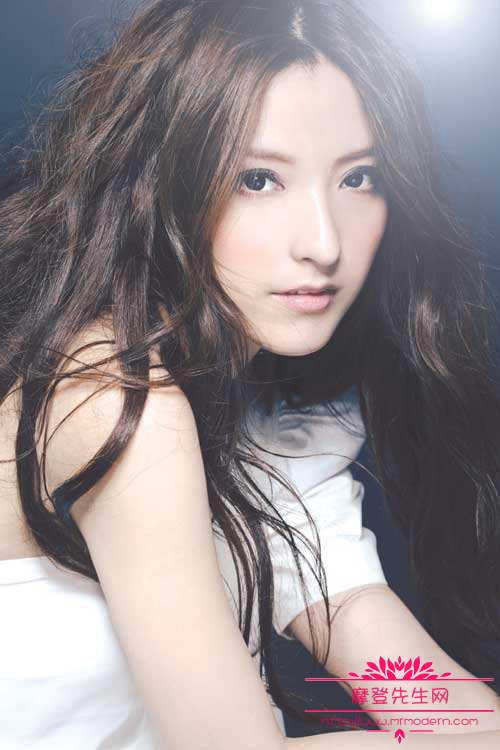 刘惜君不雅照照片(请放刘惜君的照片)