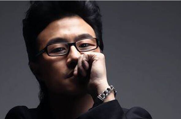 汪峰为什么要选徐歌阳？汪峰xxoo女学员(徐歌阳和汪峰的合唱)