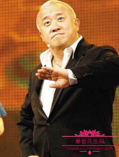 曾志伟在香港的地位为何这么高？曾志伟和曾(曾志伟是香港的吗)