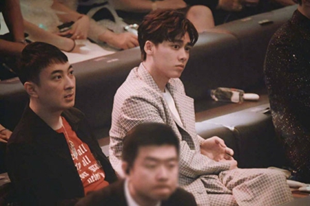 微博之夜李现迪丽热巴像干架(微博之夜迪丽热巴和谁坐一起)