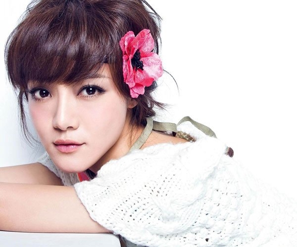 邓家佳被潜过吗黑历史深扒(邓家佳整过吗)