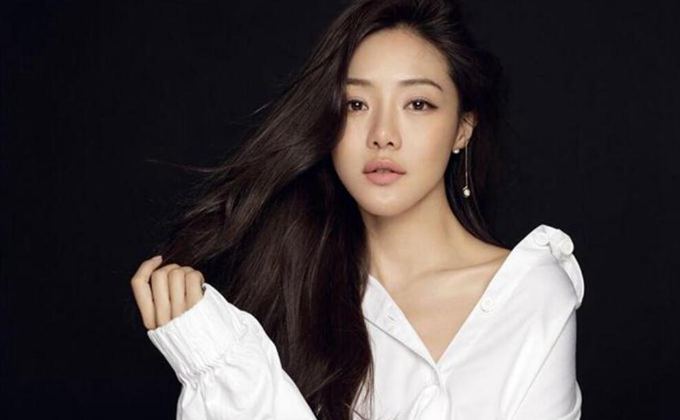 邓家佳被潜过吗黑历史深扒(邓家佳整过吗)