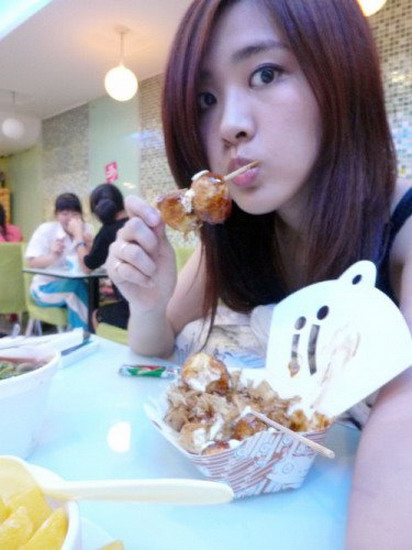 倪震出轨事件女主角是谁?倪震和张茆舌吻视