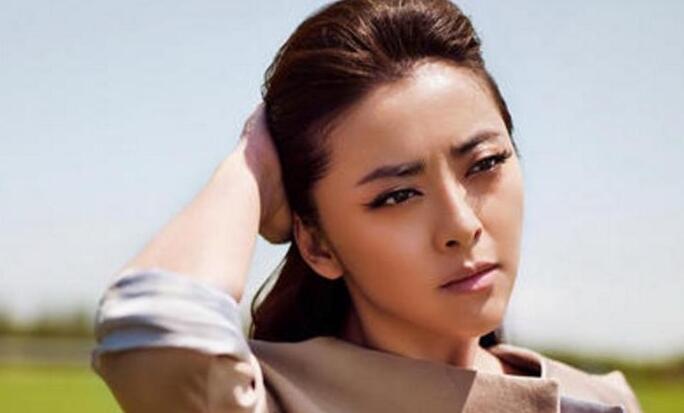 黄小蕾为什么控诉迪士尼？黄小蕾的老公刘磊(黄小蕾与刘磊举办婚礼)