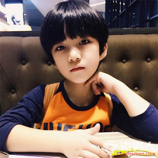 刘若谷的父母照片(刘若谷图片生活照)