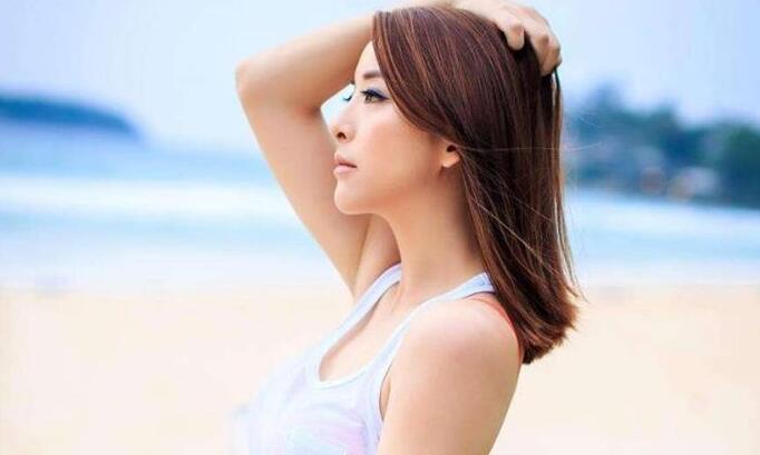 黄小蕾为什么控诉迪士尼？黄小蕾的老公刘磊(黄小蕾与刘磊举办婚礼)