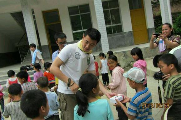 保剑锋现身董春辉徐茜茹婚礼