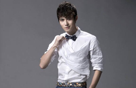 陈学冬有没有女朋友？陈学冬郭敬明的恋情真(陈学冬是不是郭敬明的男朋友)