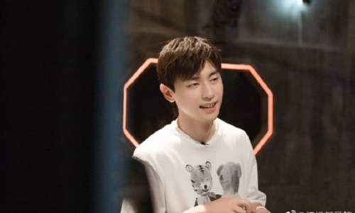 邓伦为什么叫伦巴？邓伦的资源为什么这么好