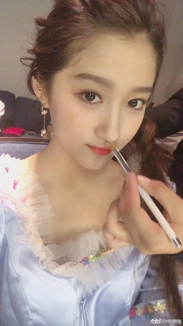 鹿晗追星成功获周杰伦评论(邓伦追星周杰伦)