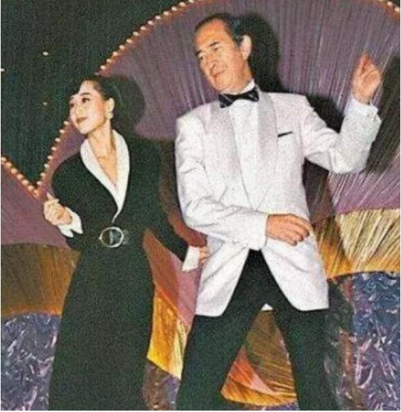 何超莲是利智生的纯属谣言(利智为赌王生女何超云)