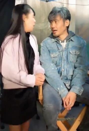 何蓝逗跟吴秀波是什么关系？抖音上的何蓝逗