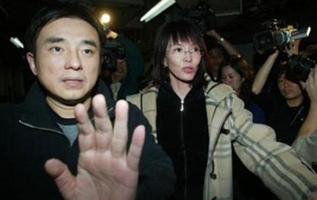 郑裕玲整容美貌变惊悚(郑裕玲脸怎么塌了)