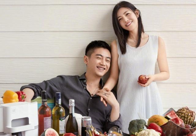 陈妍希为陈晓庆生晒合照力破婚变传言(陈妍希连续第8年为陈晓庆生)