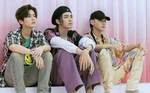 时代峰峻工作人员机场打人(时代峰峻 打人)