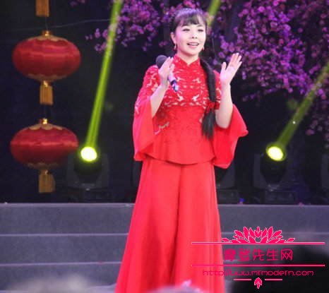 王二妮一年收入多少钱?王二妮与老公李飞离 王二妮一年收入多少钱?王二妮与老公李飞离