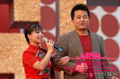 王二妮一年收入多少钱?王二妮与老公李飞离 王二妮一年收入多少钱?王二妮与老公李飞离