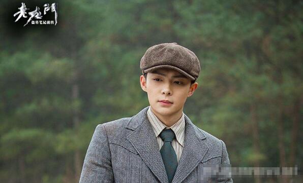 演员张艺上整容前真吓人图(演员张艺上图片) 演员张艺上整容前真吓人图(演员张艺上图片)