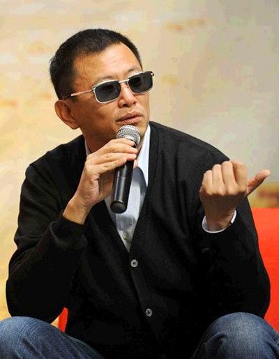 王家卫为什么总戴墨镜?王家卫老婆照片高清(王家卫不戴墨镜) 王家卫为什么总戴墨镜?王家卫老婆照片高清(王家卫不戴墨镜)