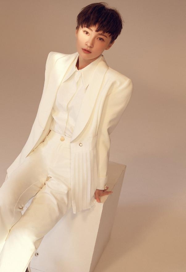 38岁姚笛现状高调复出(39岁姚笛近况)