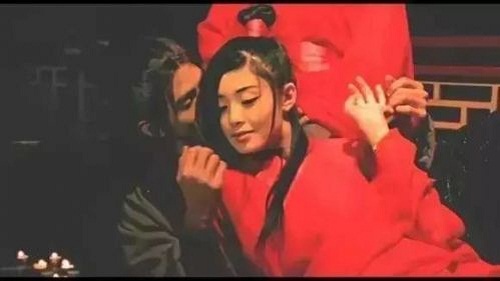 发如雪mv女主角是谁(发如雪MV女主)