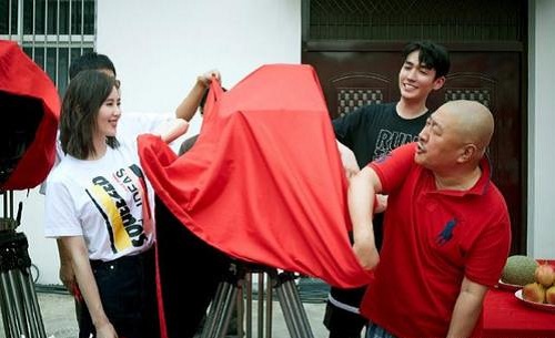 刘诗诗朱一龙新剧路透曝光引热议(朱一龙刘诗诗吻戏路透)