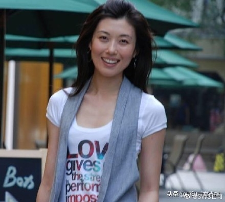 央视主持人朱迅患癌症母亲绝情离去(朱迅得癌症了)